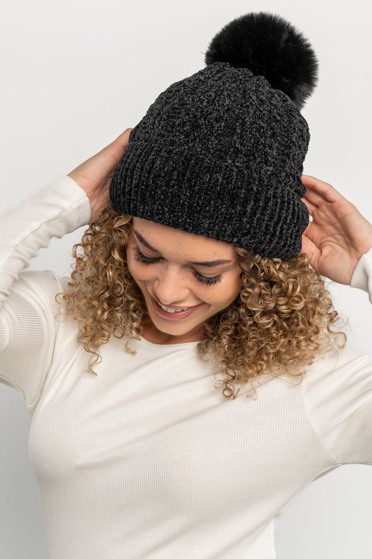Malery Velvet Cable Knit Beanie | Black