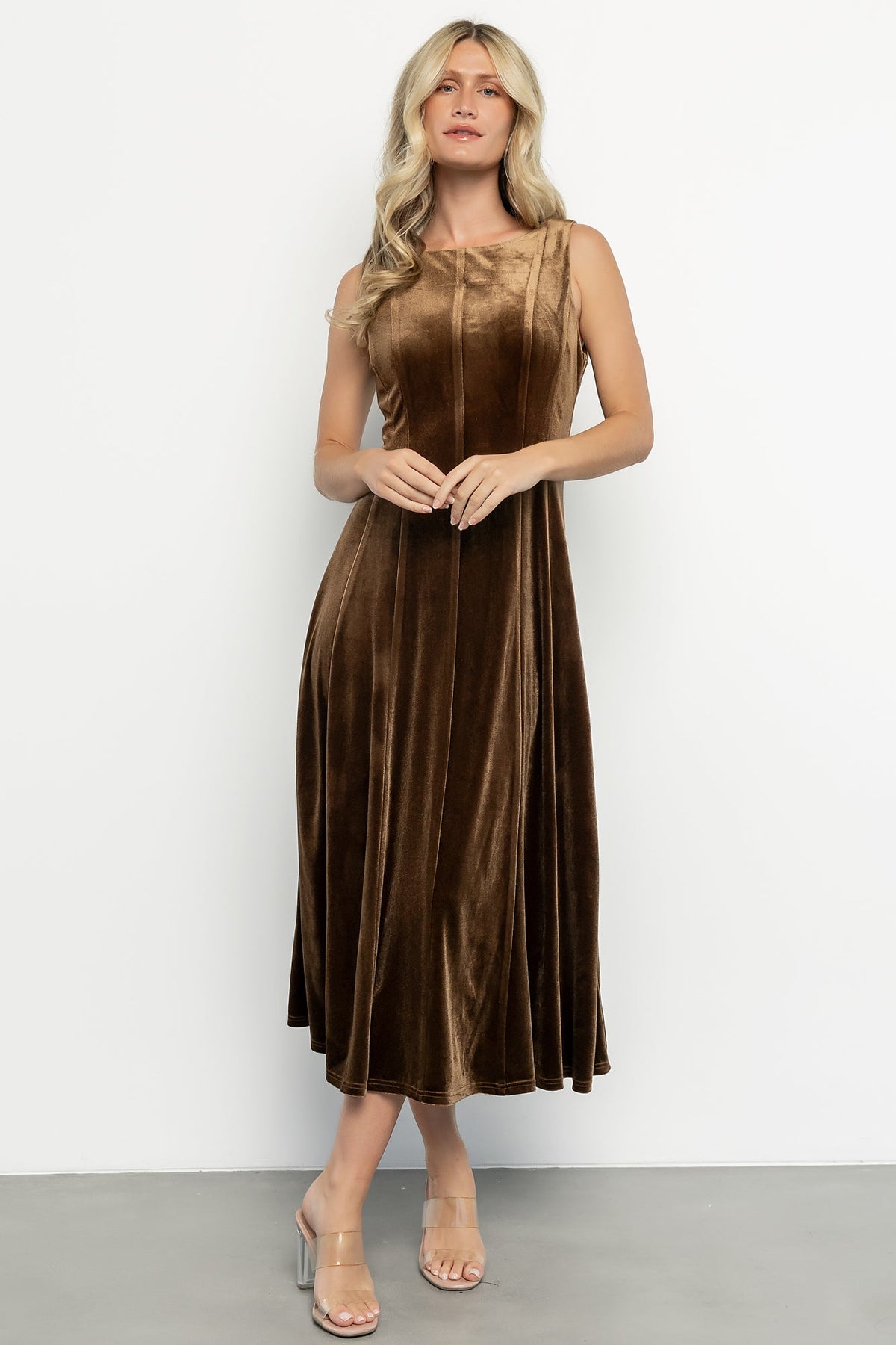 Annika Velvet Midi Dress | Bronze