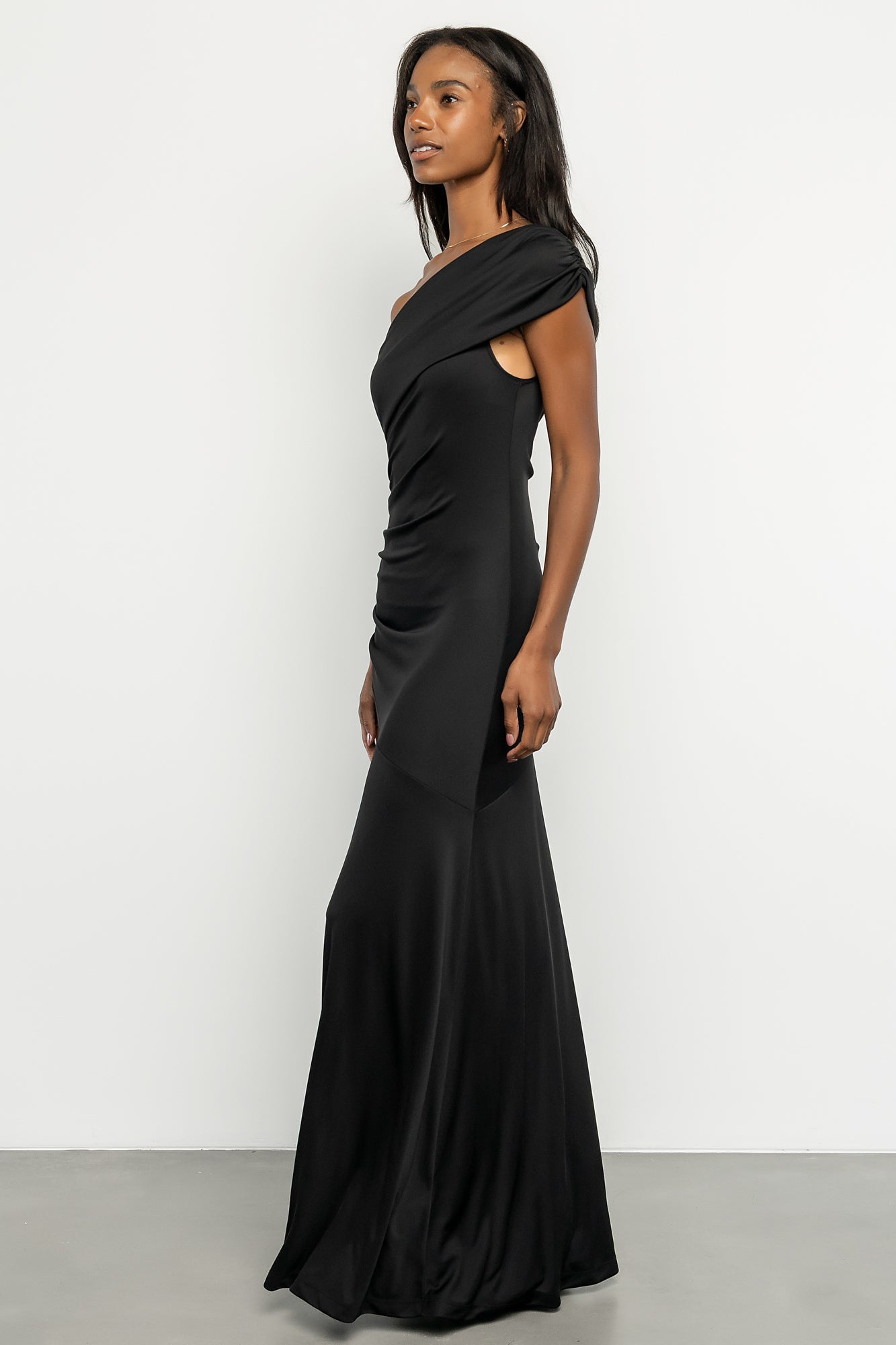 Leon One Shoulder Gown | Black